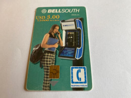 3:081 - Ecuador Chip Woman On Phone 15 E - Ecuador