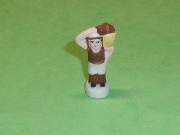 Fèves / Fève / Santons : Homme  " Mat "  T198 - Santons