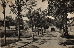 CPA Grignon Entree De L'Ecole (1449879) - Grignon