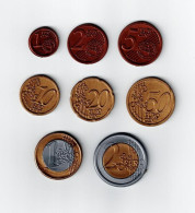 40/ FRANCE : 8 Pièces Euros (plastique) Pour Scolaire Ou Jeu - Specimen