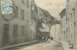 Delcampe - ROQUEFORT SUR SOULZON Grand'Rue Ouvrières Cabanières Sortant Des Caves - Roquefort