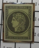 1117 Pin's Pins / Beau Et Rare / POSTES / TIMBRE POSTE FRANCAIS 20 CTS PROFIL FEMME - Mail Services