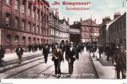 2780	133	Reading, Huntley And Palmers Men Leaving Work. Advert ,,De Kempenaar Gezondheidslikeur. (see Corners)  - Reading