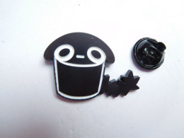 Delcampe - Superbe Pin's Neuf , BD Comics , Chat Noir , Non Signé - BD