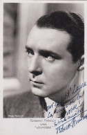 Artiste Des Années 30,,,,,,,,,,,,,,,,,,AVEC AUTOGRAPHE ,, Sur Carte Ou Taille Carte ROBERT ARNOUX - Actors & Comedians