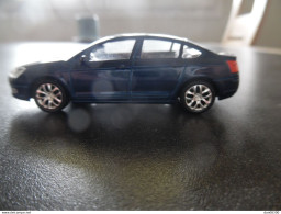 CITROEN C5 QUATRE PORTES BLEUE MARINE  NOREV AU 64eme - Norev