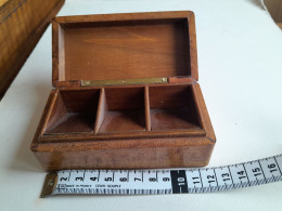 Boîte à Timbres 3 Cases, Bois Recouverte De Cuir - Boites A Timbres