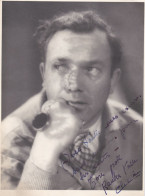 Artiste Des Années 30,,,,,AVEC AUTOGRAPHE,, Dimension Environ,,  17 X 23 Centimetres ,, QUI ES-CE ????????????? - Actors & Comedians