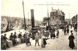 Delcampe - Calvados : Honfleur : Quai De Beaulieu - Devant Le Bateau Du Havre : Animée - Honfleur
