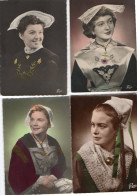 LOT  DE 12 CPSM  EN BRETAGNE  COSTUMES ET COIFFES BRETONNE - Collections & Lots