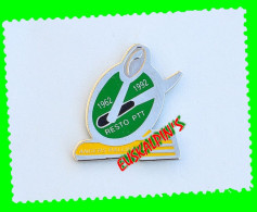 Pin's Restaurant PTT ANGER Ralliement, La Poste, Attention Frais De Port Voir Descriptif - Mail Services