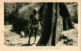PC NEW HEBRIDES, PACIFIC, UN VILLAGE D'AMBRYM, Vintage Postcard (b19174) - Vanuatu