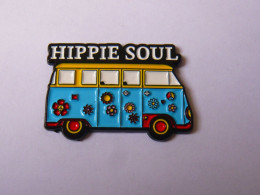 Pin S  VAN VOLKSWAGEN HIPPIE SOUL  NEUF - Volkswagen