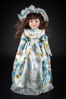 Poupée Romantique En Robe à Fleurs - Muñecas