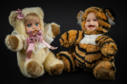 Poupons En Peluche Et Porcelaine - Muñecas