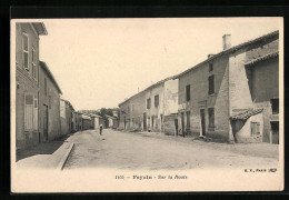 CPA Feyzin, Sur La Route - Feyzin