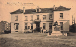 BELGIQUE - Leeuw St Pierre - Maison Communale - Monument Soldats Morts - Militaria - Statue - Carte Postale Ancienne - Sint-Pieters-Leeuw