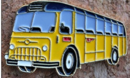 VIEUX BUS JAUNE DE LA POSTE SUISSE - PTT - SWISS POST - SVIZZERA - SCHWEIZ - SWITZERLAND - CAR - AUTOCAR -  (12) - Mail Services