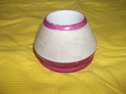 ANCIEN PYROGENE - GRATTOIR A ALLUMETTES -  PORCELAINE DE LIMOGES - - Mecheros (Pyrogenes)