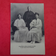 JEUNE PRETRE COREEN SON PERE ET SA MERE - Korea, North