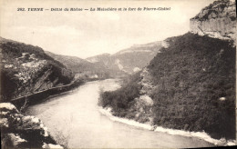 CPA Yenne Defile Du Rhone La Maladiere Et Le Fort De Pierre Chatel - Yenne
