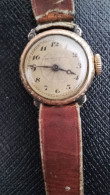 Très Rare Et Ancienne Montre " Record Walch Genève " , Plaquè Or Laminè Garanti 10 Ans , A Rèviser : Voir La Vidèo , 23 - Watches: Old