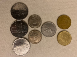 Bonjour, Je Vend Un Lot De 8 Pièces Italiennes, Des Lires 50, 100, Et 200. - Vrac - Monnaies
