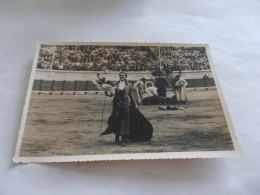 Delcampe - THEME CORRIDA  TOROS Y TOREROS  CONCHITA CINTRON VUELTA AL RUEDO  TOUR DE PISTE   BELLE VUE ANIMEES - Stierkampf