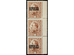 ** ESPAÑA E. LOCALES REPUBLICANAS. 2 Cts. Castaño. Tira De Tres, Sello Central SIN HABILITACIÓN. MUY RARA. Ed.6hpv. - Other & Unclassified
