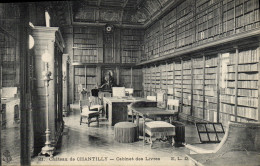 CPA Bibliotheque Chantilly Cabinet Des Livres - Bibliotheken