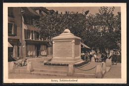 AK Aarau, Kinder Vor Dem Soldatendenkmal - Aarau
