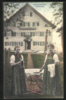 AK Mittelberg, Walserkellnerin In Trachten - Mittelberg