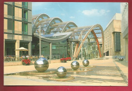 CP Angleterre Yorkshire Sheffield Heart Of The City Millenium Square - Architecture Boules Géantes ... - Sheffield