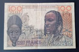 FRENCH UNION -TOGO -  1957 - 100 FRANCS - P#46 - CIRC -- BANKNOTES - PAPER MONEY - - West African States