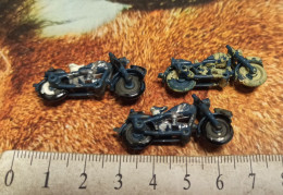 LOT De 3 MOTOS WW2 échelle Au 1/72 ° - Motorcycles