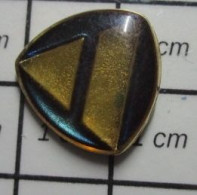 713b Pin's Pins / Beau Et Rare / AUTOMOBILES / LOGO DE LA MARQUE INCONNUE à Identifier - Autres & Non Classés