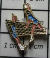 713b Pin's Pins / Beau Et Rare / SPORTS /  VOLLEY-BALL SMASH FILET - Volleybal