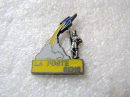 TOP  PIN'S   LA POSTE SENS  Zamak   Y. DELSART - Mail Services