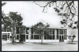 Dwingeloo Recreatiecentrum De Noordster ,De Noordster 103 7991 PB  - Hoofdgebouw Met Aanzicht Recreatiezaal- 12-5-1965 - Dwingeloo