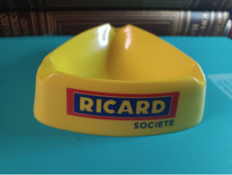 RICARD Societe Portacenere In Plastica Dura.anni 80 Fatto In Italia - Other & Unclassified
