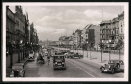AK Berlin, Strasse Unter Den Linden, Blick Zum Brandenburger Tor - Brandenburger Tor