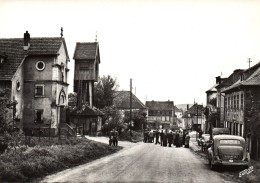1618  CPM PUTTELANGE Lès FARSCHVILLER  : Rue De Sarreguemines - Eglise Paroissiale    !!  Superbe Carte Photo  !! - Puttelange