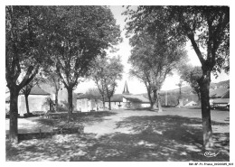 BW-BFP1-0408-39 - BEAUFORT-DU-JURA - Le Parc - Au Fond L'église - La Vieille Croix - Beaufort