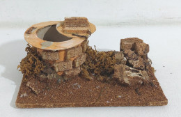 87339 Pastorello Presepe - Pozzo In Legno E Sughero - 10x15 Cm - Kerstkribben