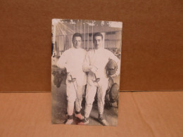ESCRIME Carte Photo Deux Escrimeurs En Tenues - Fechten