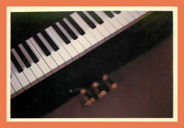 A518 / 287 Piano - Stereoscopes - Side-by-side Viewers