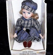 * Poupée Porcelaine D'une Trentaine D'année - Muñecas