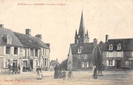 61-JUVIGNY-SOUS-ANDAINES-La Place Et L'Eglise-N 6004-A/0293 - Juvigny Sous Andaine
