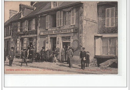 JUVIGNY SOUS ANDAINE - Un Côté De La Place - Très Bon état - Juvigny Sous Andaine