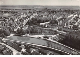 18 .n° 204234.dun Sur Auron.sur Le Basin Et Le Châtelet.vue Aérienne . Cpsm - 15 X 10.5 Cm - Dun-sur-Auron